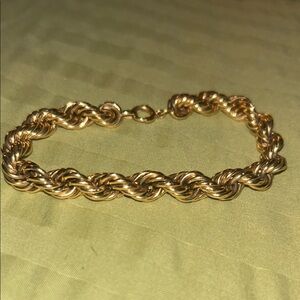 Women's Gold Rope Twist Bracelet - Sleek Everyday Style